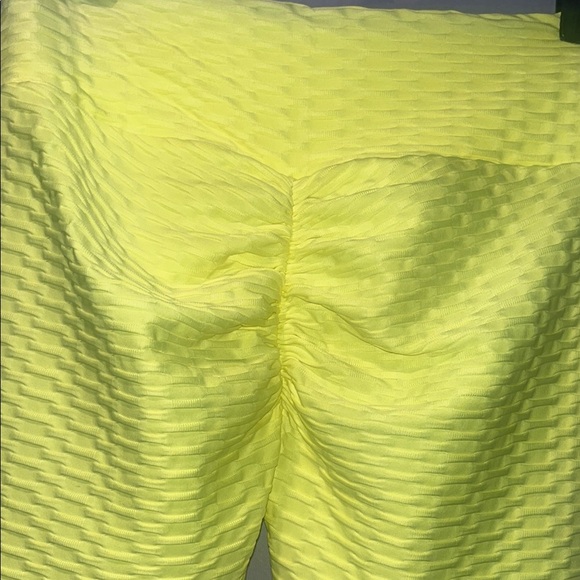 Bright Yellow Leggings with Textured Surface and High Waistband - Picture 3 of 3